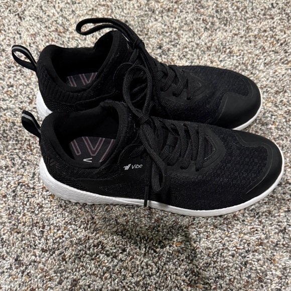 Varsity Shoes - Varsity Vibe Training Shoes